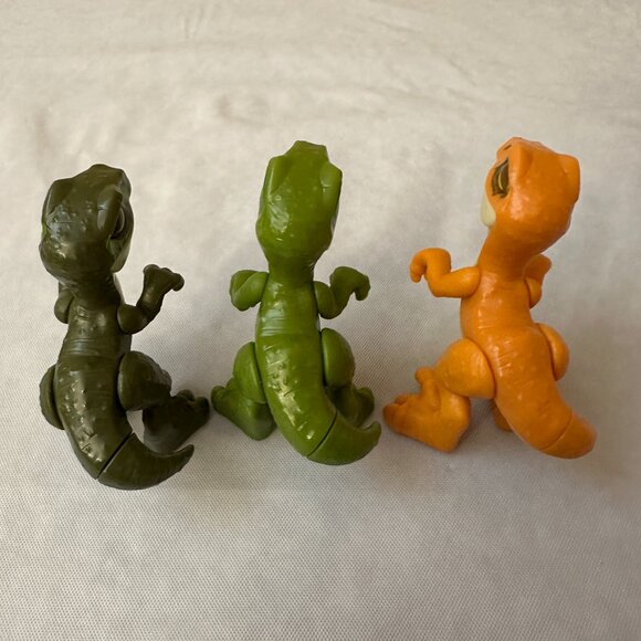 7 Imaginext Figures / 3 Tribal Warriors and 4 Jurassic World Raptors - Picture 11 of 12